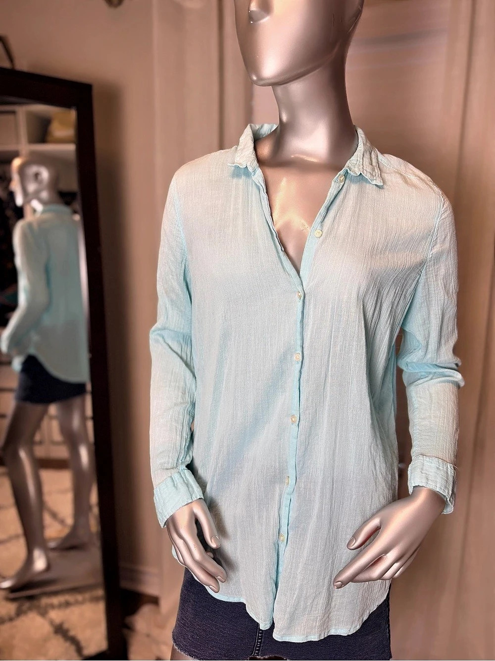 LOFT The Softened Shirt Large Light Blue Cotton Button Up Blouse Classic